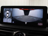上から車両を見下ろしたような映像をナビゲーション画面に表示する「パノラミックビューモニター」を搭載しています。
