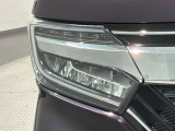 LEDヘッドライトは、点灯の瞬間から最大光量を発揮し、突然暗くなるトンネルなどでの安定感を高めます。