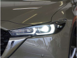 【LEDヘッドライト】省電力で長寿命の明るく運転しやすいLEDヘッドランプです。明るく照らすので暗い夜道からお客様を守ってくれます。お近くの広島マツダまでお越しください。