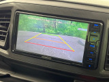 【バックカメラ】駐車時に後方がリアルタイム映像で確認できます。大型商業施設や立体駐車場での駐車時や、夜間のバック時に大活躍!運転スキルに関わらず、今や必須となった装備のひとつです!