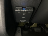 ハンドルの左下にETCがついています。高速道路の料金所の通過も楽々です。 カードの取り出しもしやすい場所についています。