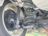 お車を安心してお乗りいただく為には、足回りの定期点検が欠かせません。サービスサポート(有償保証)では無料点検もご提供しており、安心のカーライフをお過ごしいただけるサポート体制が整っています。