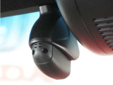 ◆ドライブレコーダー◆映像・音声などを記録する自動車用の装置です。 もしもの事故の際の記録はもちろん、旅行の際の思い出としてドライブの映像を楽しむことができます。