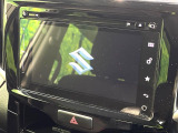 【メーカー純正ナビ】インテリアに溶け込むスタイリッシュな「専用設計」メーカーナビを装備♪視認性や操作性など基本性能にも優れ、より上質なカーライフをお楽しみいただけます。