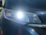 切れにくく明るいLEDヘッドライト装備