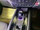 運転席周辺のスマートなレイアウトが、操作のしやすさを実現。快適なドライブをサポートします。