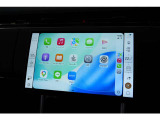 アップルカープレイ搭載されており、使い慣れたiPhoneのナビや音楽アプリをそのまま車のディスプレイで操作していただけます。