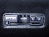 デザインスッキリのビルトイン『ETC』!高速道路の特典はもちろん、キャッシュレスなので料金所では徐行するだけで通過可能です!