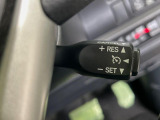 【クルーズコントロール】高速道路もラクラク走行。アクセルを離しても一定速度で走行ができ、長距離運転時の負担を軽減!加速・減速も簡単なスイッチ操作で調整できます。