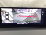 狭い場所での駐車やすれ違いなどでより的確な運転操作に役立つ360&deg;ビューモニターが装備されています。