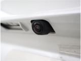 バックカメラが付いているので後方確認が非常にしやすいです。今や運転初心者も熟練者も必須装備!ついていて損はないですね♪