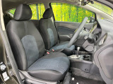 運転席シート廻りは使用感も少なく、良好な状態となっています。前オーナー様が丁寧に使っていたことがよくわかりますね。