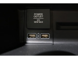 12Vシガーソケットと充電用USBポートが2口