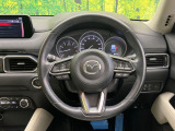 【純正革巻きステアリング】上質な革を使用することで、手にしっかり馴染みとても運転しやすいハンドルです♪