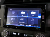 CD、DVD、Bluetooth、AM、FM、スマートフォン接続ができます。
