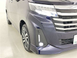 フォグランプ装着車です。暗い夜道の車両前方を明るく照らします