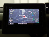 ホンダ純正ナビなのでダッシュボードにスッキリと収まっています。ナビの案内があれば土地勘の無い所でも道に迷わず安心!見知らぬ土地へのドライブも一層楽しくなります!