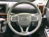 インテリアに合わせたデザインのステアリングは、運転される方のことも考え、運転しやすい形状、大きさです。是非一度、実際に触ってお確かめください。