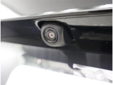 バックカメラが付いているので後方確認が非常にしやすいです。今や運転初心者も熟練者も必須装備!ついていて損はないですね♪