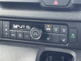 【 オートエアコン 】車内温度を感知して自動で温度調整をしてくれるのでいつでも快適な車内空間を創り上げます!//
