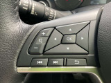 ステアリングスイッチです。手元でオーディオの操作ができます。