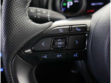 運転中、オーディオの操作をしてて、ハッとしたことはありませんか?ステアリングスイッチは、運転中でもハンドルでオーディオの操作が可能です。