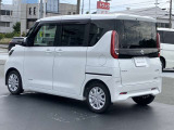 車線逸脱警報、車両が車線をはみ出す可能性がある場合に警報音と警告表示でドライバーに知らせてくれます。