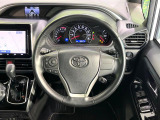 【純正革巻きステアリング】上質な革を使用することで、手にしっかり馴染みとても運転しやすいハンドルです♪
