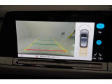 【リヤビューカメラ】【オプティカルパーキングシステム】車庫入れなどバックでの駐車をに便利です。
