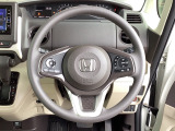 ステアリングスイッチでオーディオ各種操作が可能で、運転に集中できます。安心・安全・快適なドライブをお楽しみいただけます。