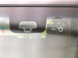 【レーダーブレーキサポート】走行中に前方の車両等を認識し、衝突しそうな時は警報とブレーキで衝突回避と被害軽減をアシスト。より安全にドライブをお楽しみいただけます。