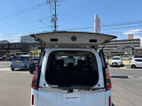 室内のインテリアも充実☆ミ是非一度試乗にお越し下さい!
