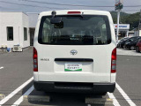 広々とした車内空間に優れた燃費性能。更にデザインも上質で人気のお車です!