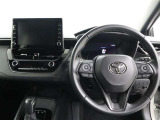 運転席から見たハンドルダッシュまわりになります。
