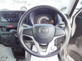 運転中に確認しやすい操作レイアウトです。