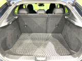 【パワーバックドア】スマートキーや運転席のボタンを押すだけでリアゲートが自動で開閉します!荷物を持っている時や、高い位置にあるバックドアを閉める際に便利な機能です♪