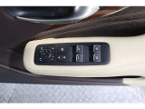 運転席ドアスイッチ回りの画像です。