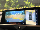 【パノラミックビューモニター】専用のカメラにより、上から見下ろしたような視点で360度クルマの周囲を確認することができます☆死角部分も確認しやすく、狭い場所での切り返しや駐車もスムーズに行えます。