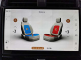 シートヒーター・クーラー搭載。3段階で温度調節ができ、季節によっては欲しい機能の一つです。女性からの支持が非常に高い装備です。