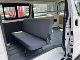 ゆとりある広々とした車内空間は、ドライブを始め買い物やレジャーなど、幅広く活躍します。一人でもみんなとでもお出かけを楽しみましょう!