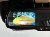 バックモニター(ルーミラー内に映ります)装備!駐車時等に活躍♪ ガイドライン付きで、自信が無くても O.K♪ 一度体験すると、無くてはならないものですよ☆