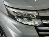 LEDヘッドライトです。デザイン性がよくとても明るいので、夜間の走行や悪天候でも安心です。しかも長寿命!