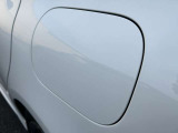 シートヒーターはエアコンより温まるのが早く、寒い日の運転には欠かせない装備です。3段階の温度調節ができ、快適な温度でドライブいただけます。