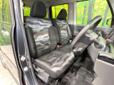 運転席シート廻りは使用感も少なく、良好な状態となっています。丁寧に使われていたことがよくわかりますね。