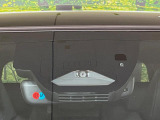 【トヨタセーフティセンス】走行中に前方の車両等を認識し、衝突しそうな時は警報とブレーキで衝突回避と被害軽減をアシスト。より安全にドライブをお楽しみいただけます。