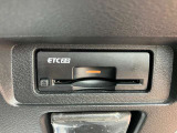 ETC2.0を装備しております。高速道路での渋滞情報取や従来のETCより通行料金がお安くなる場合がございます。