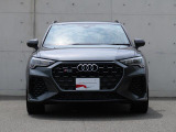 一目でAudiだと分かる特色を持つフロントマスク。