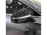 電動格納式ドアミラー付き。駐車場へ停めた時に、ボタン一つで左右のドアミラーをたたむ事ができます。
