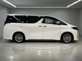 「こんな車屋さんがあるんだ!」、「おもしろい!」と感じていただけましたら、私どもも大変うれしく思います。ご来店のご感想、お待ちしております。