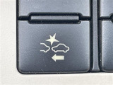 【プリクラッシュセーフティシステム(PCS)】クルマとの衝突の危険を検知したとき、ブザーやブレーキ制御により事故防止をサポートします!機能には限界があるためご注意ください。